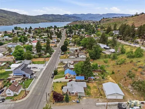 View/Area - 233 E Gibson, Chelan, WA 98816 photo 7 of 8