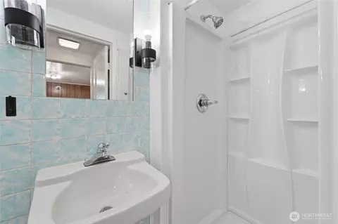 Bath - 233 E Gibson, Chelan, WA 98816 photo 1 of 4