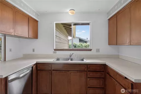 Kitchen - 716 Murphy Way, Sultan, WA 98294 photo 1 of 3