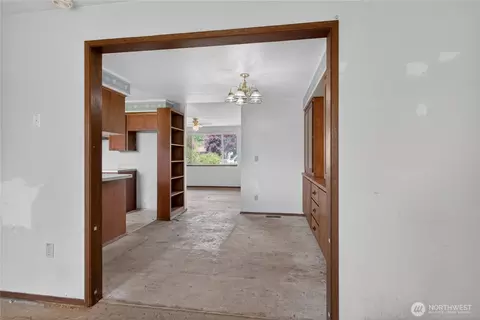 Living - 716 Murphy Way, Sultan, WA 98294 photo 5 of 7
