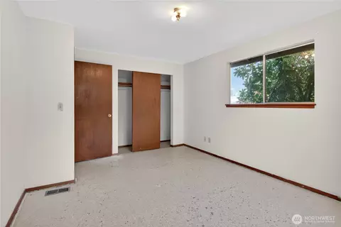 Bedroom - 716 Murphy Way, Sultan, WA 98294 photo 2 of 4