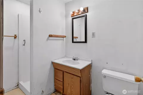 Bath - 716 Murphy Way, Sultan, WA 98294 photo 2 of 3