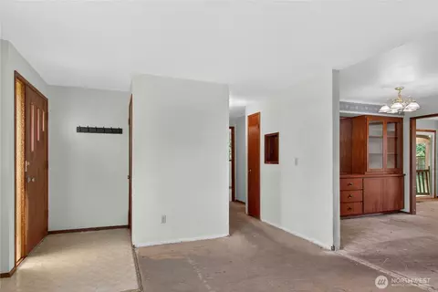 Entry Way - 716 Murphy Way, Sultan, WA 98294 photo 1 of 2