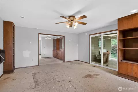Living - 716 Murphy Way, Sultan, WA 98294 photo 6 of 7