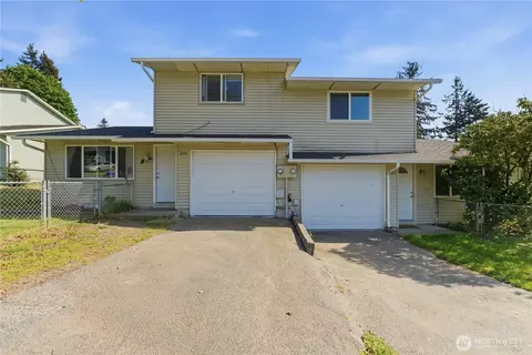 302 Bedrock Dr #A & B, Everett, WA 98203