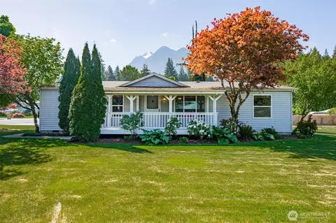 459 Commercial Ave, Darrington, WA 98241
