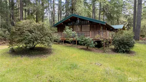11910 Island Dr, Anderson Island, WA 98303