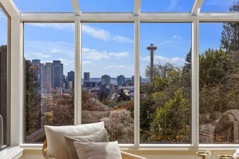 1231 5th Ave N #302, Seattle, WA 98109