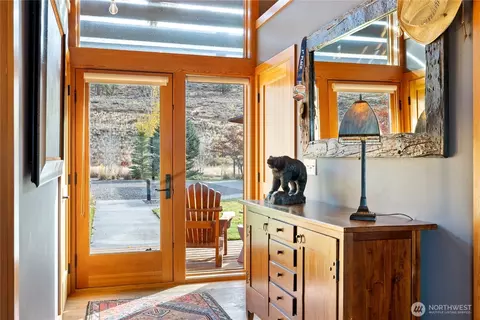 Entry Way - 48 Thurlow Rd, Twisp, WA 98856 photo 1 of 2