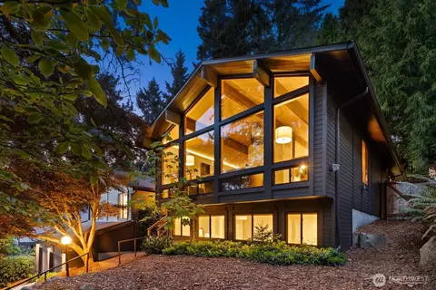 1218 NW 118th St, Seattle, WA 98177