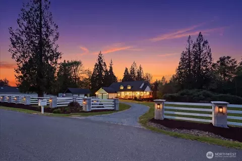 12811 Kapowsin Highlands Dr E, Graham, WA 98338