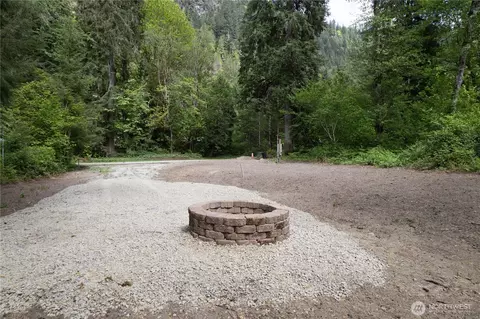 14820 Mountain View Ln, Concrete, WA 98237