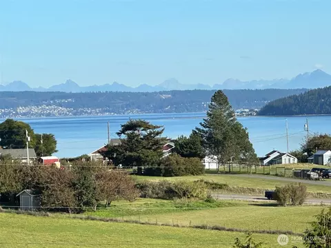 740 Dunbar St, Coupeville, WA 98239