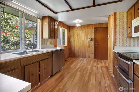 Kitchen - 20256 43rd Ave E, Spanaway, WA 98387 photo 3 of 3