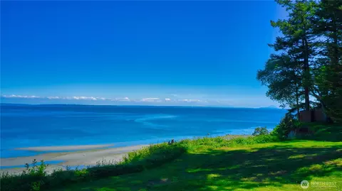 412 High Bluff Dr, Point Roberts, WA 98281