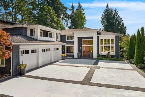 8617 NE 20th St, Clyde Hill, WA 98004