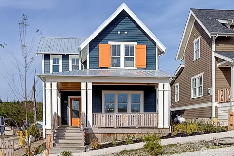 114 Horizon St, Pacific Beach, WA 98571