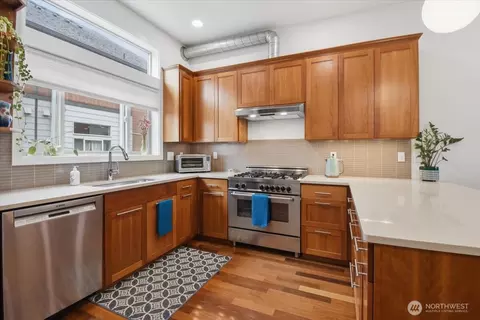 4418 Meridian Ave N #B, Seattle, WA 98103