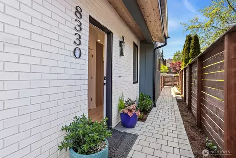 8330 24th Ave NW, Seattle, WA 98117