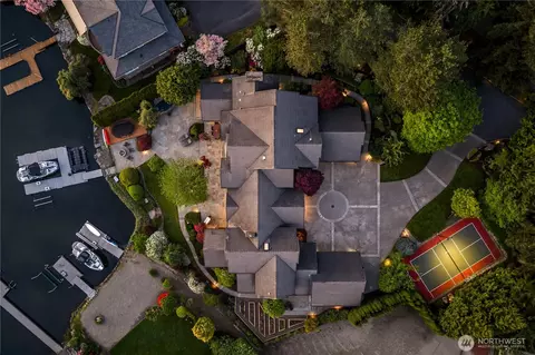 3607 E Lake Sammamish Shore Ln NE, Sammamish, WA 98074