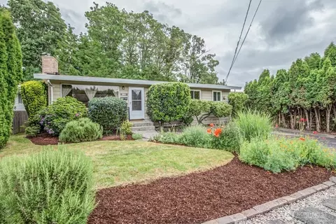 8006 36th Ave S, Seattle, WA 98118