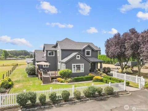 5318 River Rd E, Tacoma, WA 98443