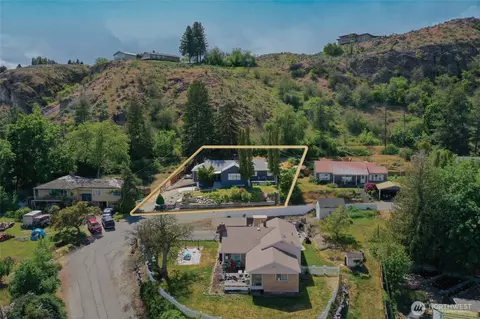 144 Montvu Dr, Omak, WA 98841