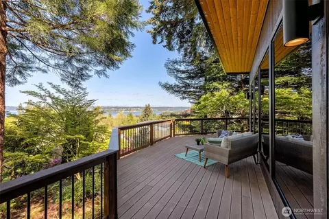 8005 21st Ave W, University Place, WA 98466