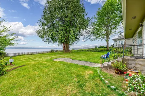 23932 Jefferson Point Rd NE, Kingston, WA 98346