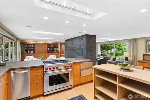 8320 Frederick Pl, Edmonds, WA 98026 photo 13