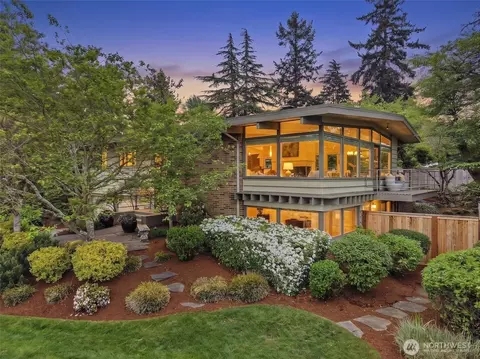 215 SW 178th St, Normandy Park, WA 98166