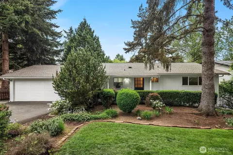 10922 NE 133rd St, Kirkland, WA 98034