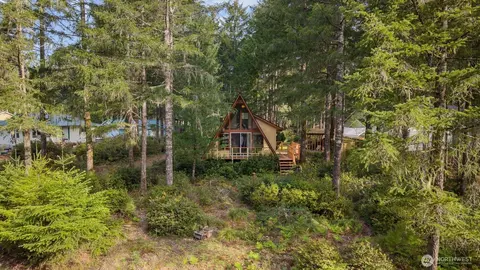 180 E Shetland Rd, Shelton, WA 98584