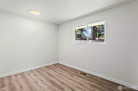 Bedroom - 17407 E 11th Ave, Spanaway, WA 98387 photo 3 of 4