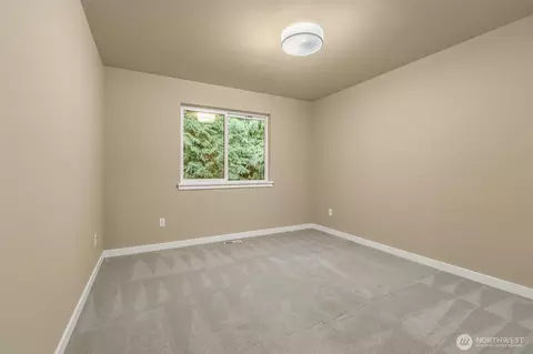 Bedroom - 21707 2nd Ave SE, Bothell, WA 98021 photo 5 of 6