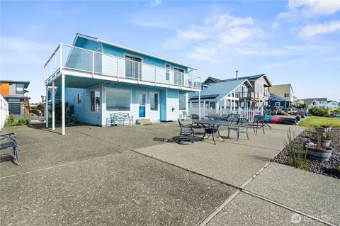 3990 Saltspring Dr, Ferndale, WA 98248