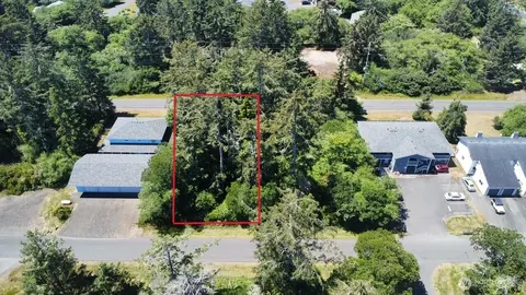 655 Sunset Ave NE, Ocean Shores, WA 98569