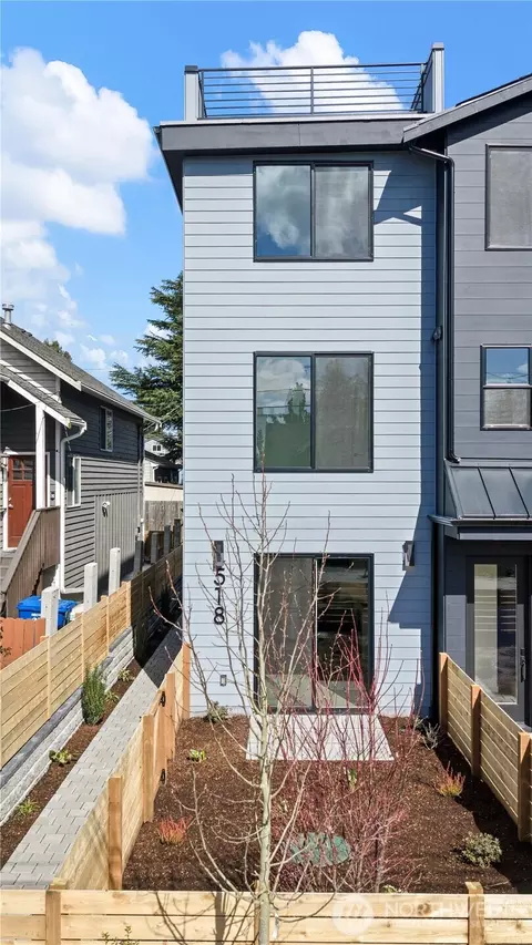 518 N 102nd St, Seattle, WA 98133