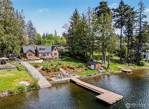 1427 Northlake Way NW, Bremerton, WA 98312