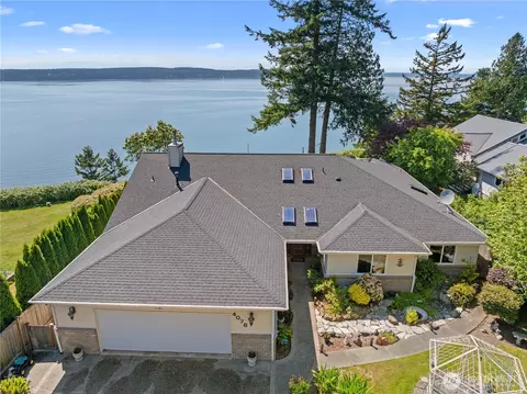 4076 S Camano Dr S, Camano Island, WA 98282