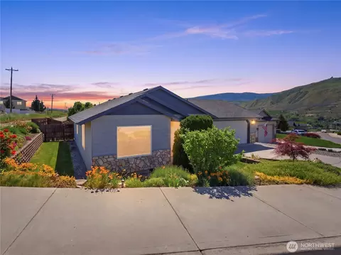 573 S James Ave, East Wenatchee, WA 98802