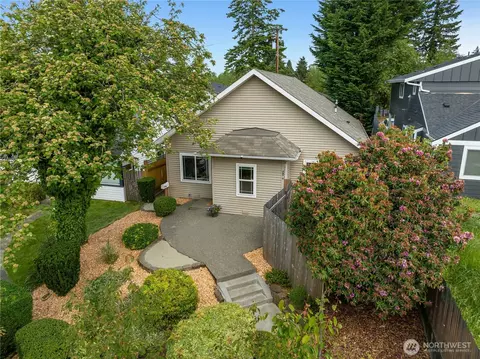 7910 20th Ave SW, Seattle, WA 98106