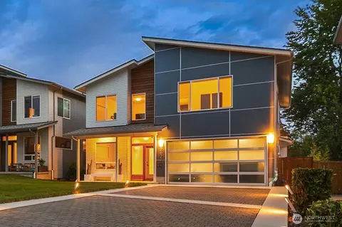 2627 SW 100th St, Seattle, WA 98146