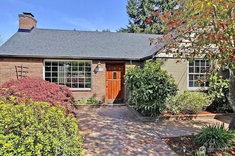 13522 39th Ave NE, Seattle, WA 98125