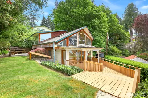 3542 Mathews Dr NW, Bremerton, WA 98312