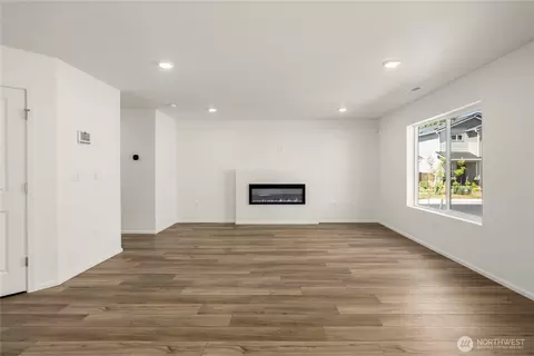 Living - 32305 Bryant Rd, Sultan, WA 98294 photo 5 of 7