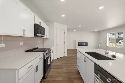 Kitchen - 32305 Bryant Rd, Sultan, WA 98294 photo 3 of 4