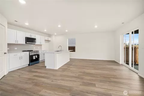 Living - 32305 Bryant Rd, Sultan, WA 98294 photo 2 of 7