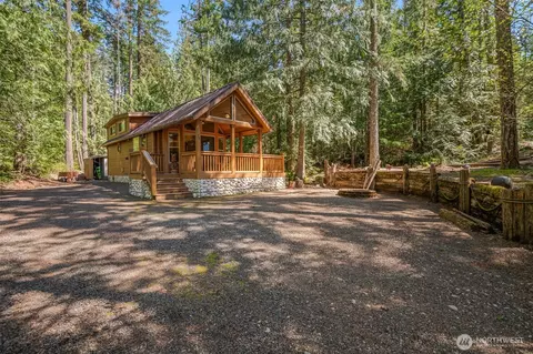 70 N Staircase Dr, Hoodsport, WA 98548