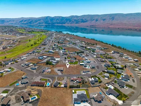 711 Sunset Blvd SW, Mattawa, WA 99349